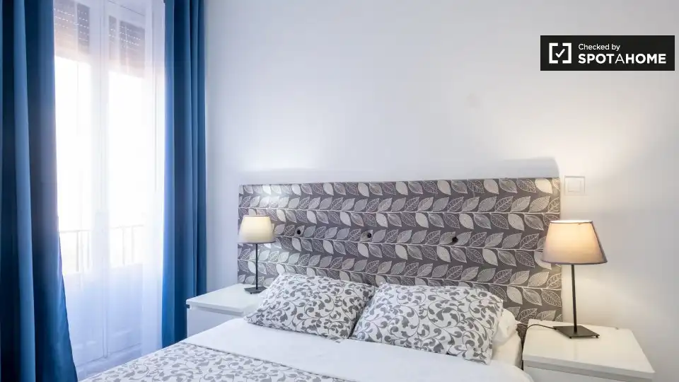 Room in Universidad - Malasaña