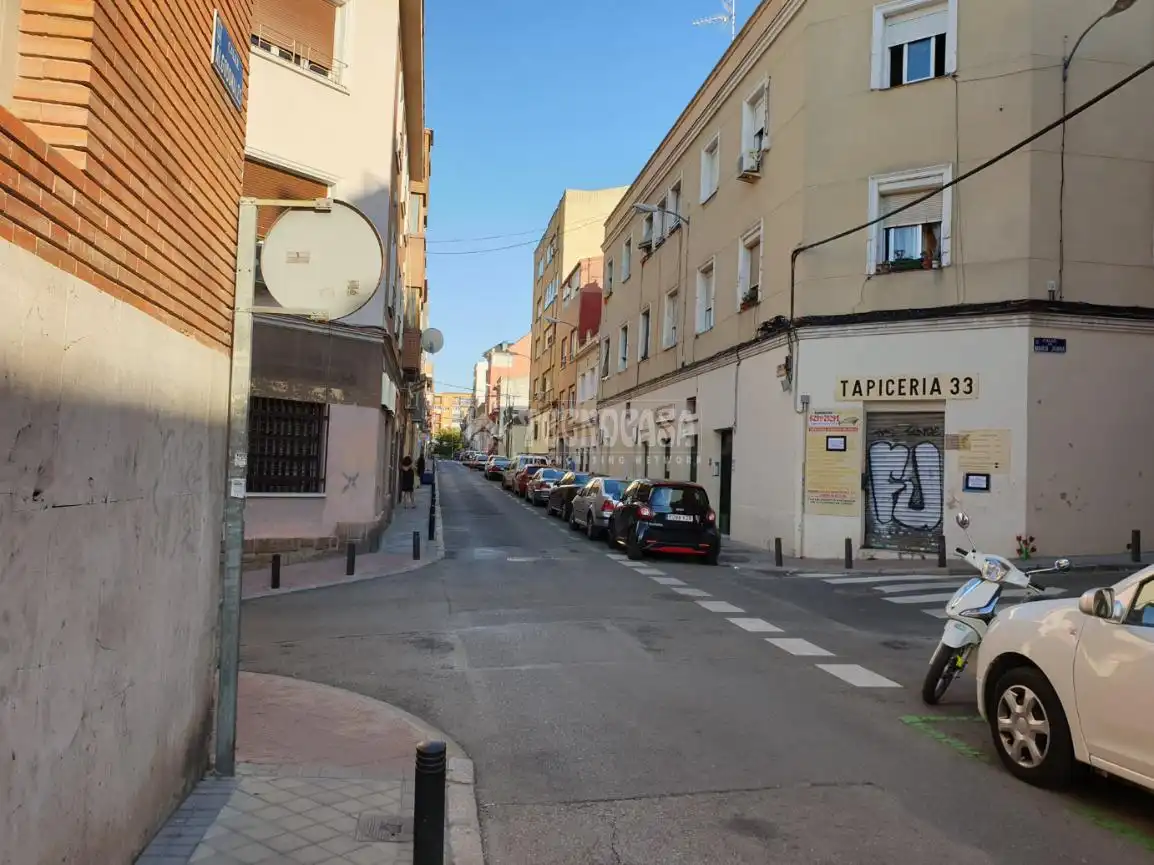 Außenansicht von Gebäude zum Verkauf in Madrid