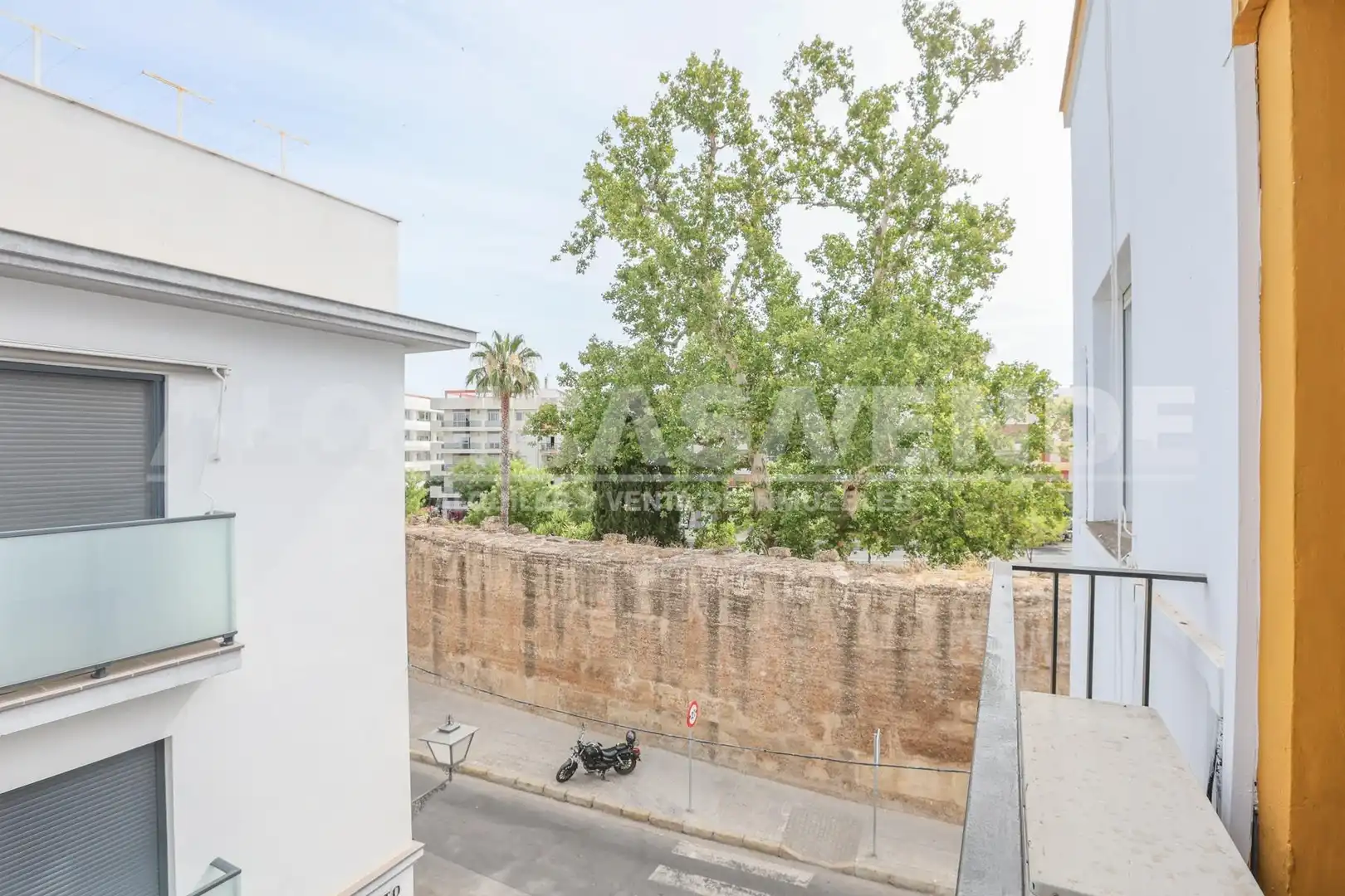 Exterior view of Flat for sale in Sevilla  with Air Conditioner