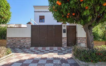 Exterior view of Single-family semi-detached for sale in Villanueva del Ariscal  with Air Conditioner and Terrace