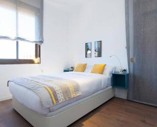 Dormitori de Apartament de lloguer en  Barcelona Capital amb Aire condicionat, Moblat i Forn