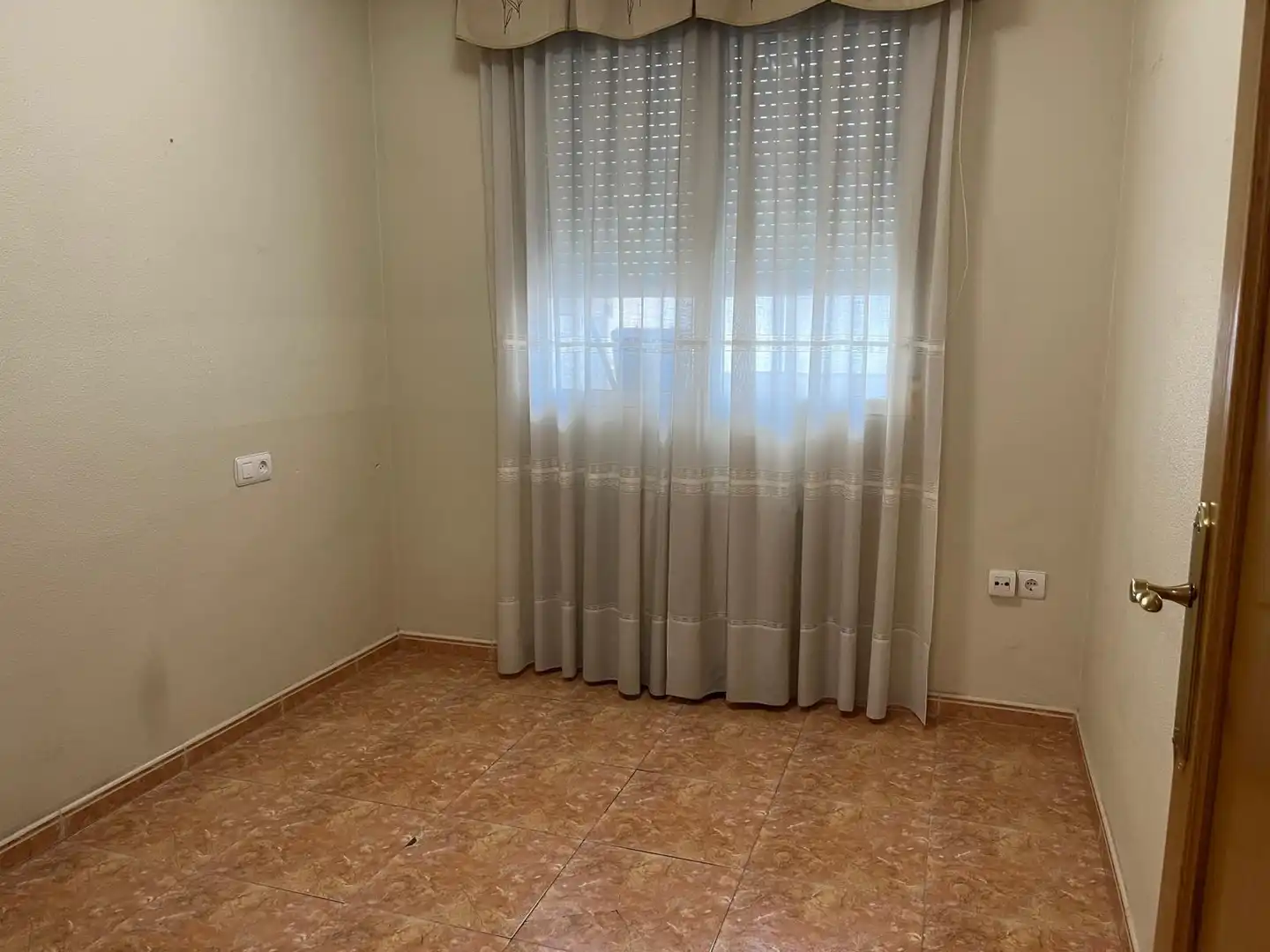 Habitación de Piso en venta en Almansa con Calefacción, Trastero y Amueblado