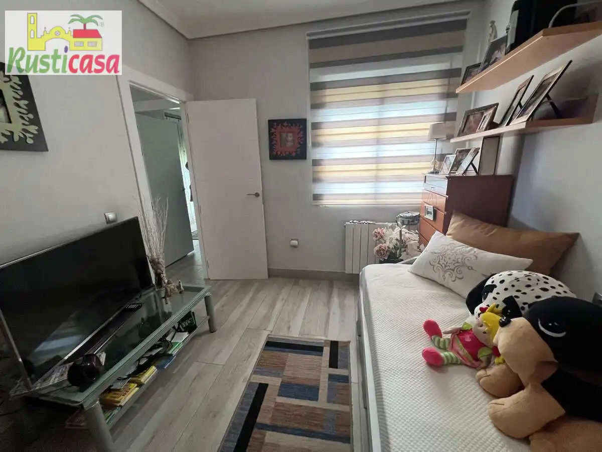 Bedroom of Attic for rent in Bailén  with Air Conditioner, Terrace and Furnished
