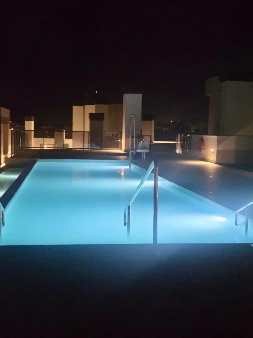Piscina de Piso en venta en Almería con Aire acondicionado, Calefacción y Parquet
