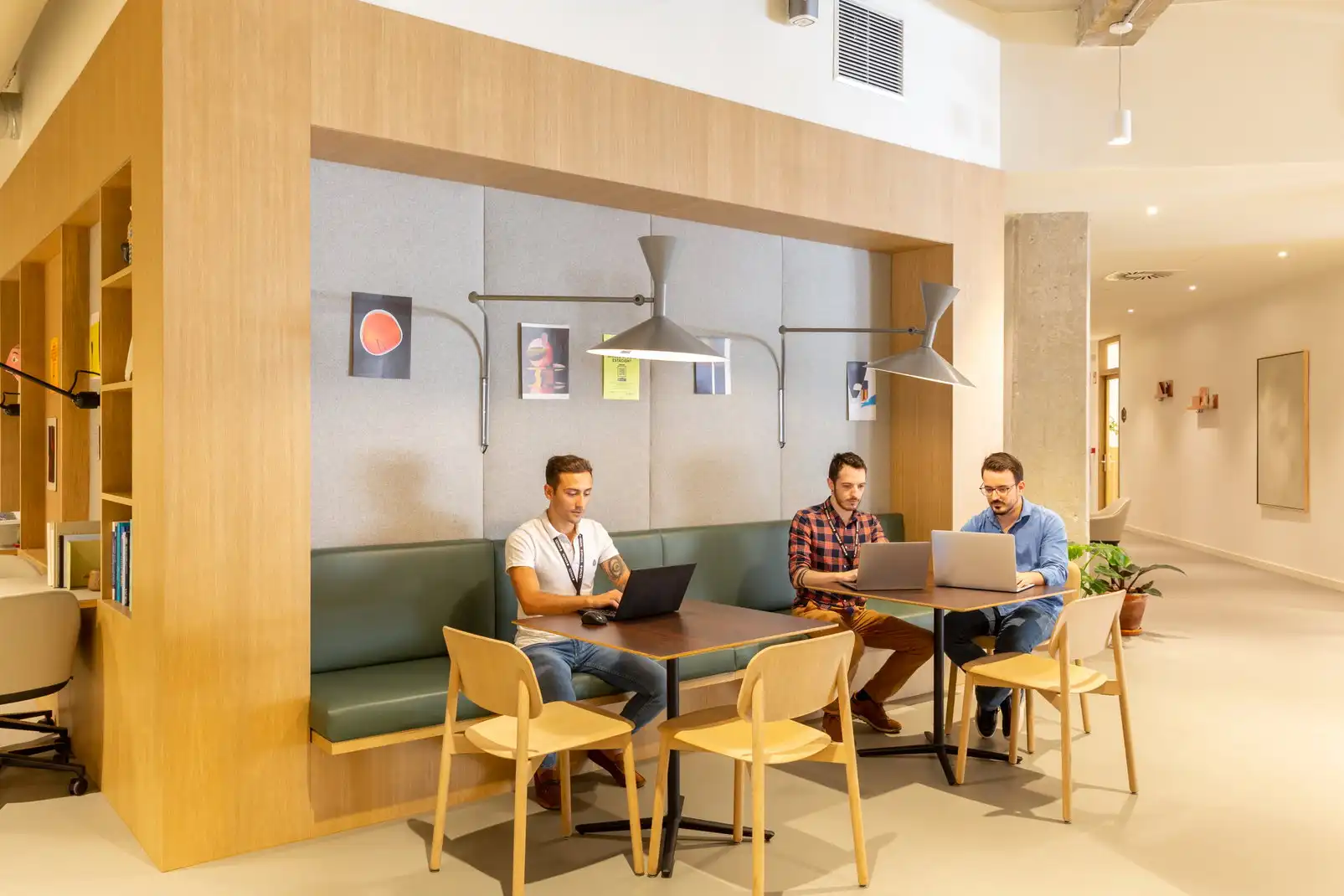 Büro zur Miete in Madrid mit Klimaanlage, Heizung und Möbliert
