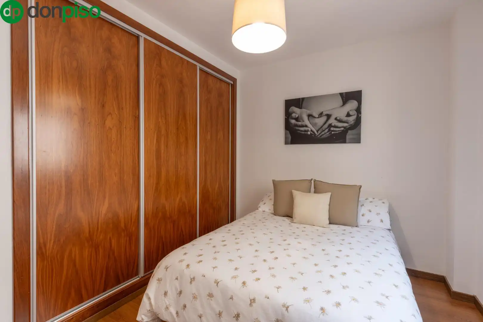 Schlafzimmer von Dachboden zum Verkauf in Armilla mit Klimaanlage, Terrasse und Abstellraum