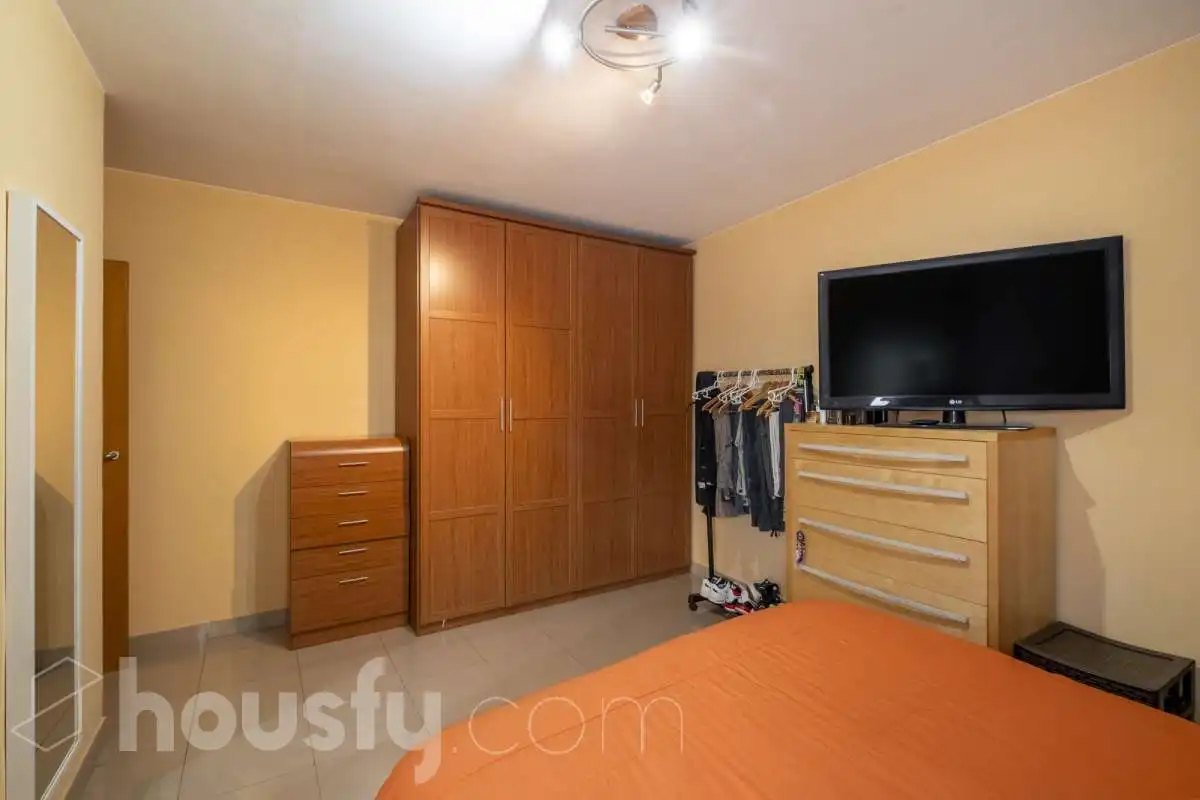 Bedroom of Attic for sale in L'Hospitalet de Llobregat  with Air Conditioner and Terrace