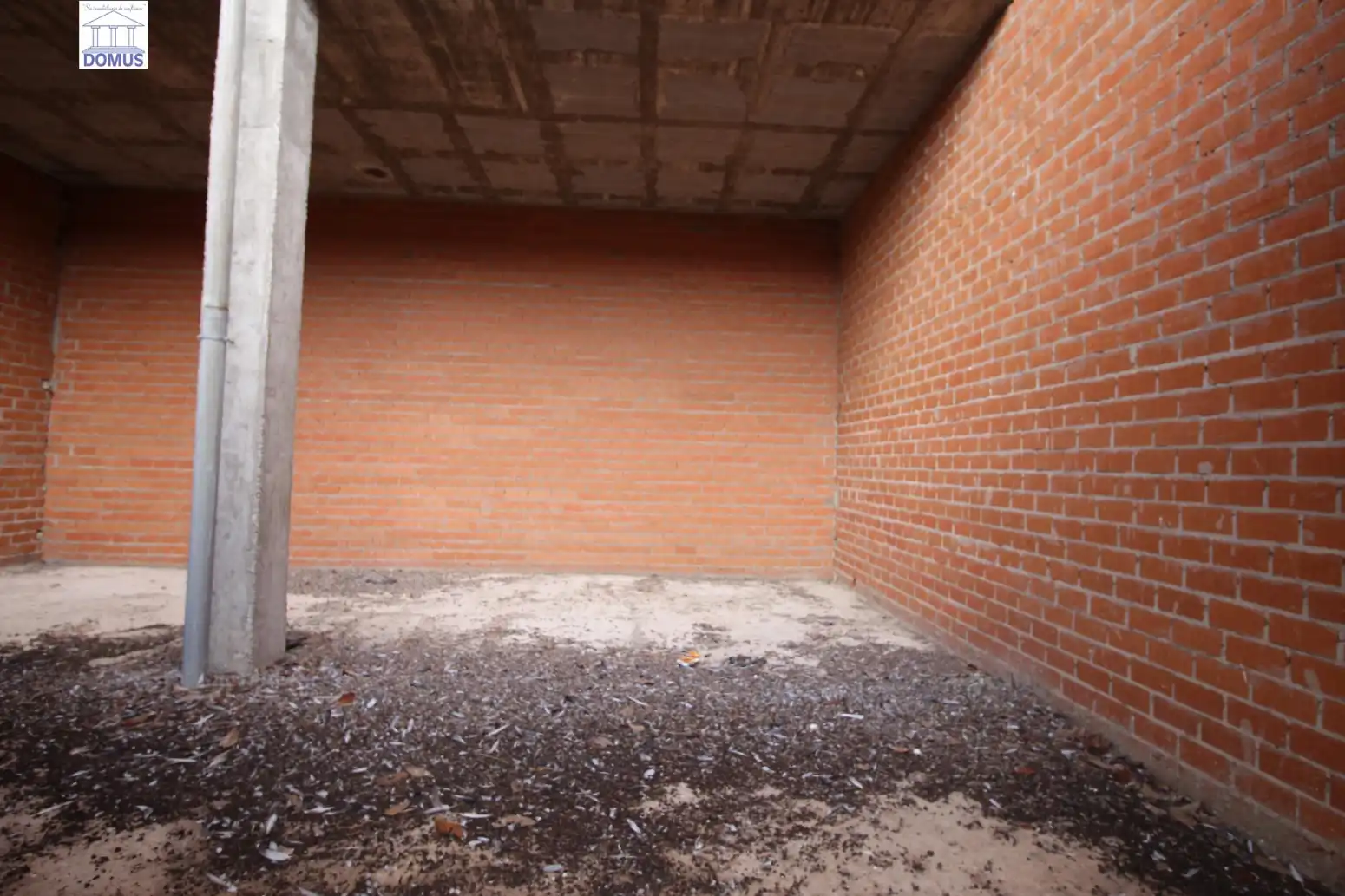 Commercial properties for sale in Valdelacalzada