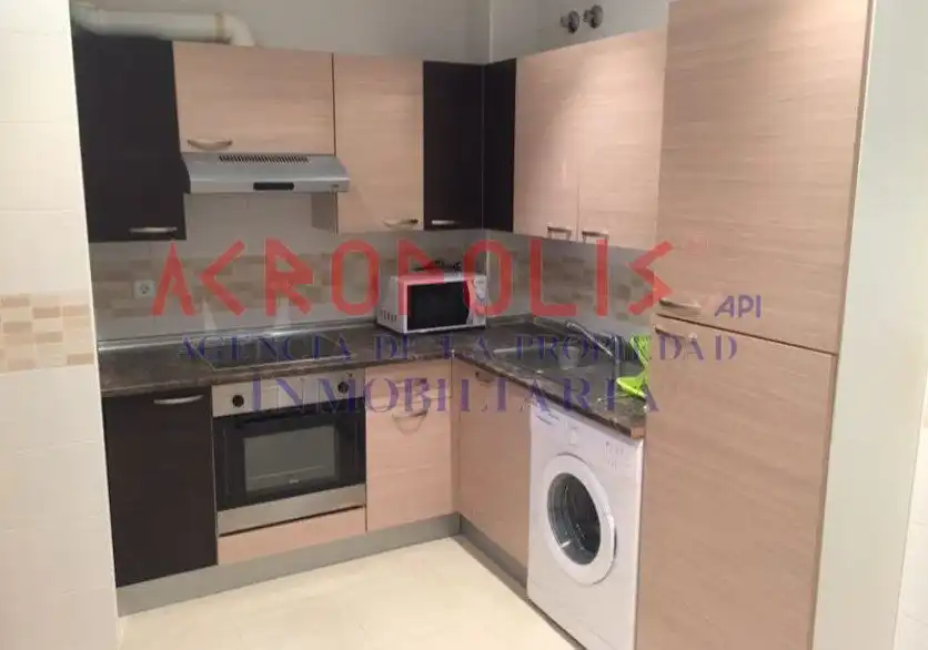 Cocina de Ático en venta en Benavente con Calefacción, Terraza y Amueblado