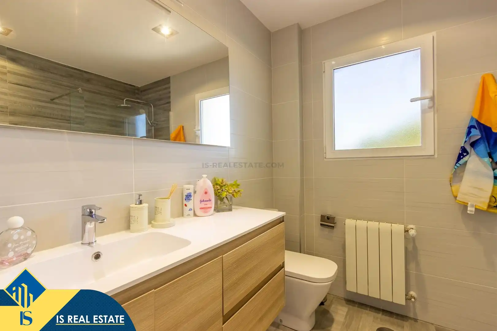 Bany de Casa o xalet en venda en Alicante / Alacant amb Terrassa, Piscina i Moblat