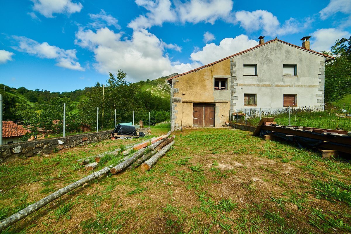 Country house for sale in Llanes  with Private garden