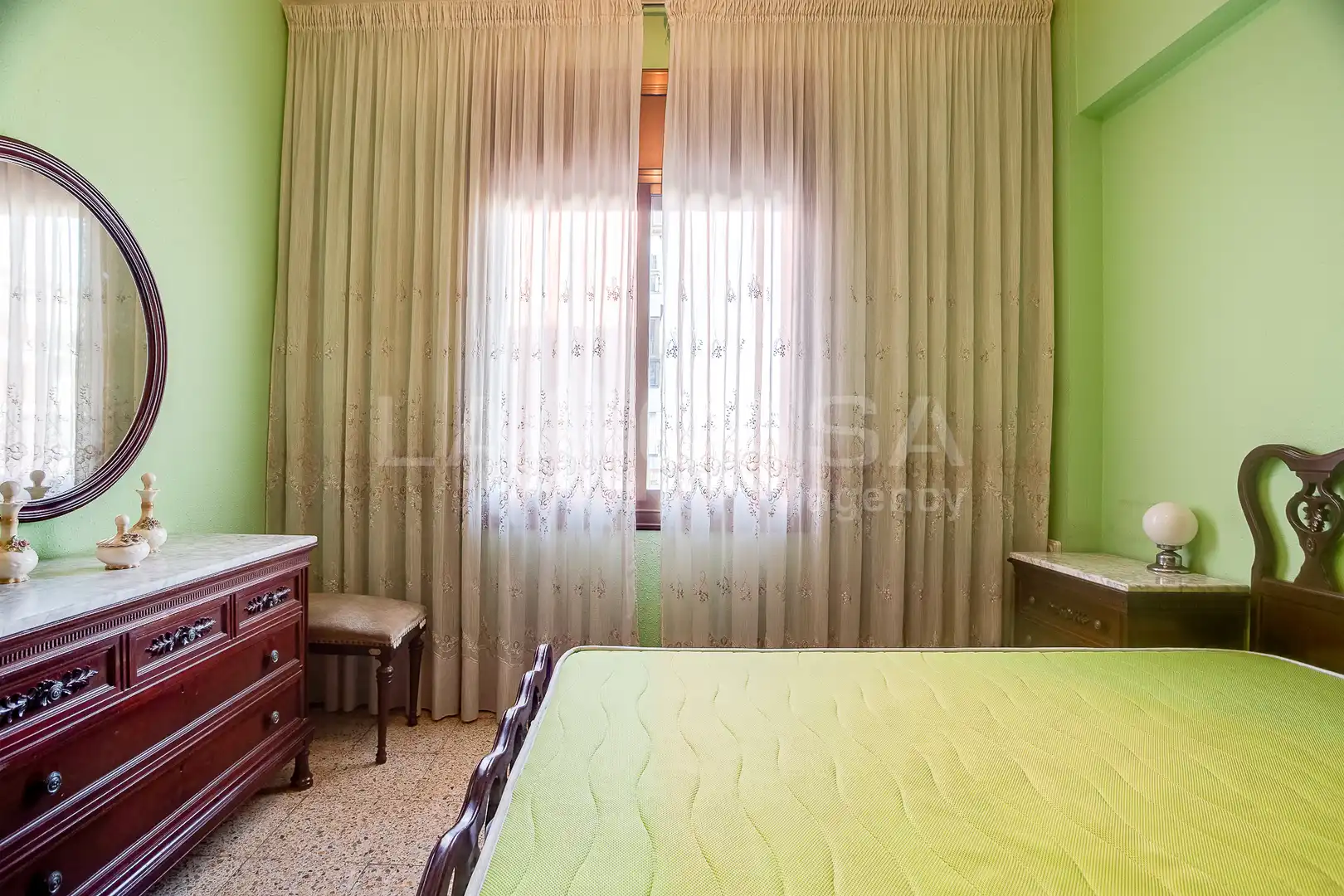 Piso con terraza en venta en Carrer del Camp Arriassa, imagen 10