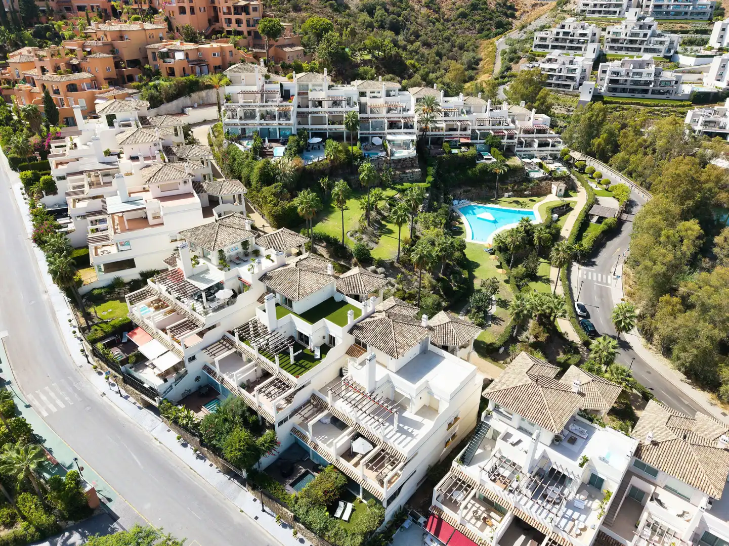 Vista exterior de Àtic en venda en Marbella amb Aire condicionat, Terrassa i Traster