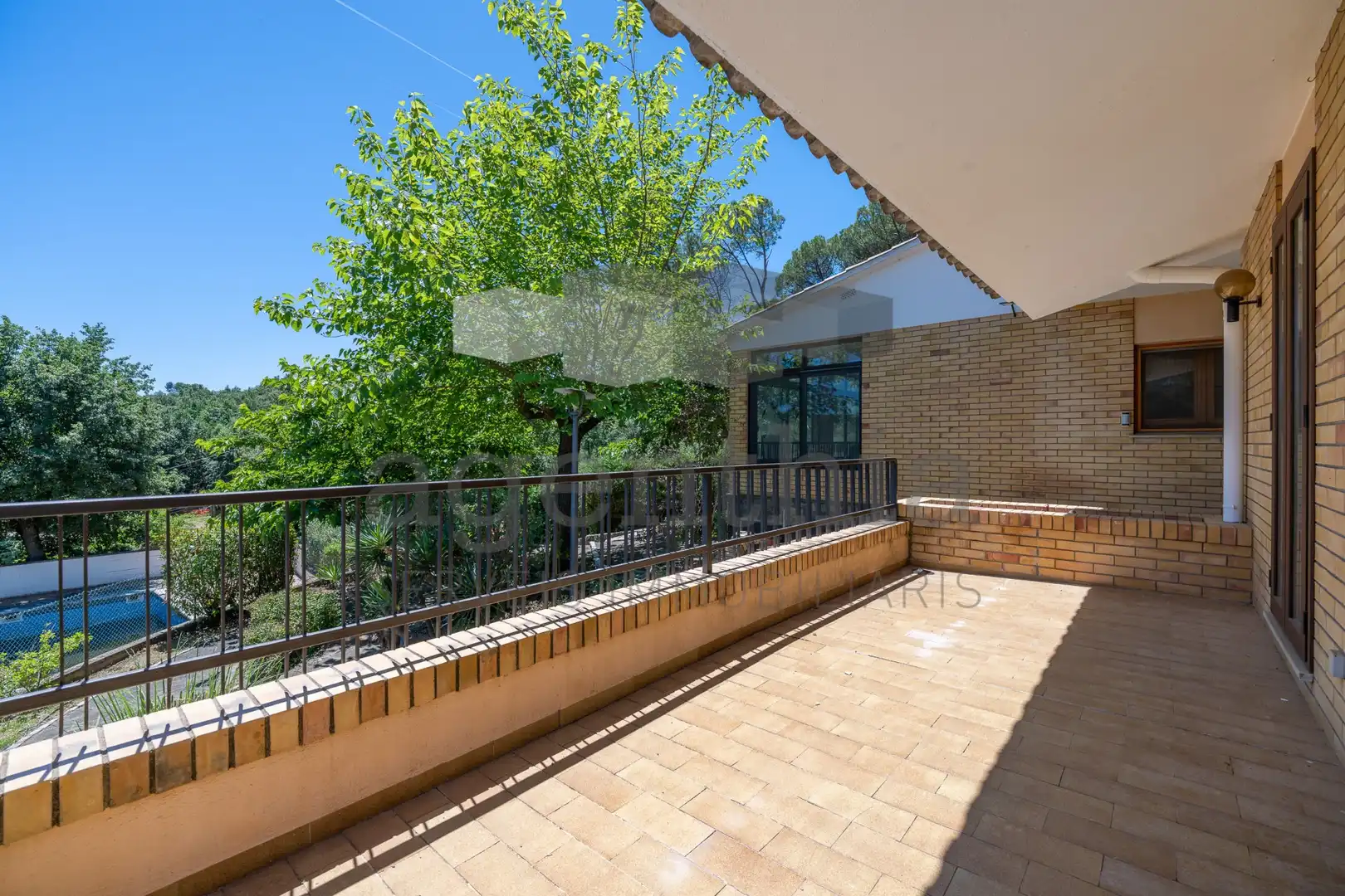 Terrace of Houses for sale in Quart  with Air Conditioner, Heating and Terrace