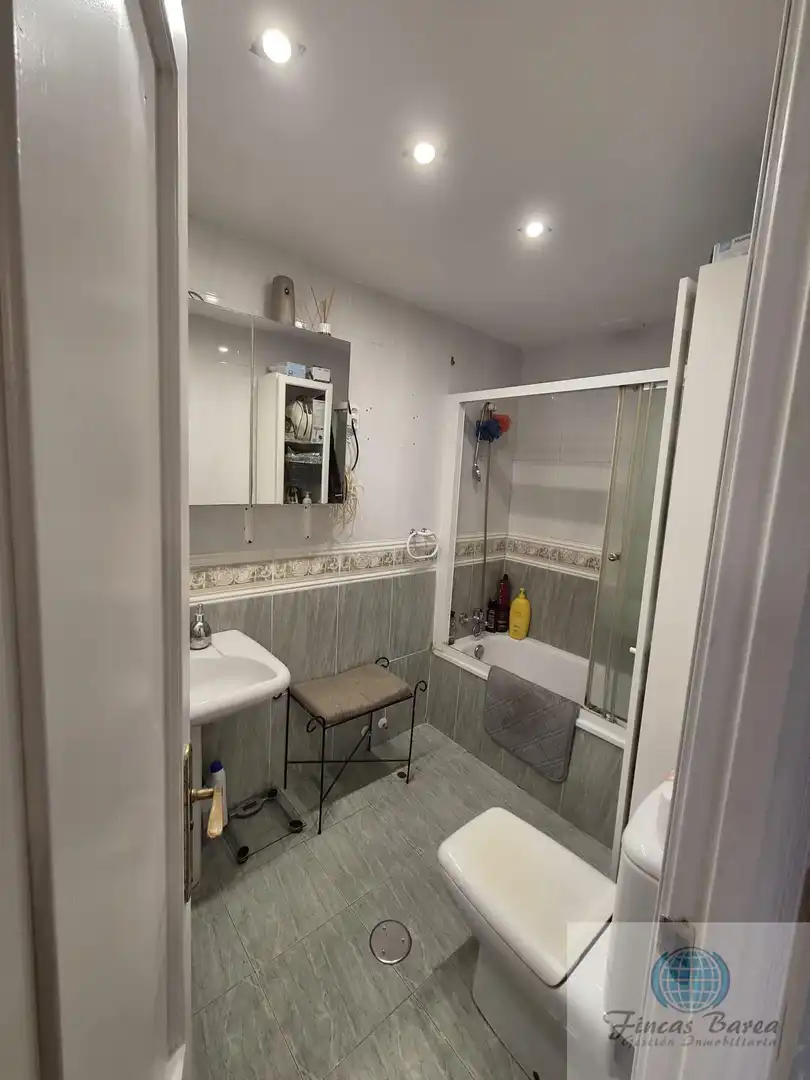 Baño de Piso en venta en Fuengirola con Aire acondicionado, Terraza y Piscina comunitaria