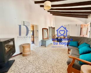 Vista exterior de Casa adosada en venda en Cútar amb Jardí privat, Terrassa i Traster