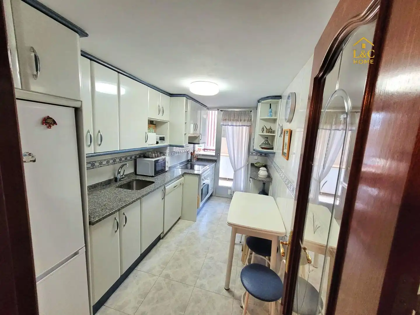 Cocina de Piso en venta en Madrid con Calefacción, Terraza y Amueblado
