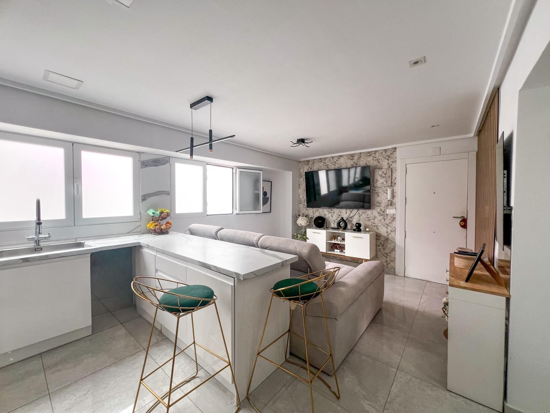 Sala d'estar de Apartament en venda en Alicante / Alacant amb Terrassa i Balcó