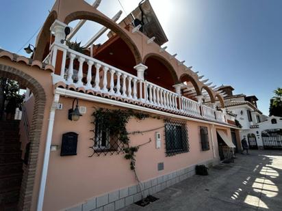 Vista exterior de Casa o xalet en venda en Almuñécar amb Aire condicionat i Terrassa