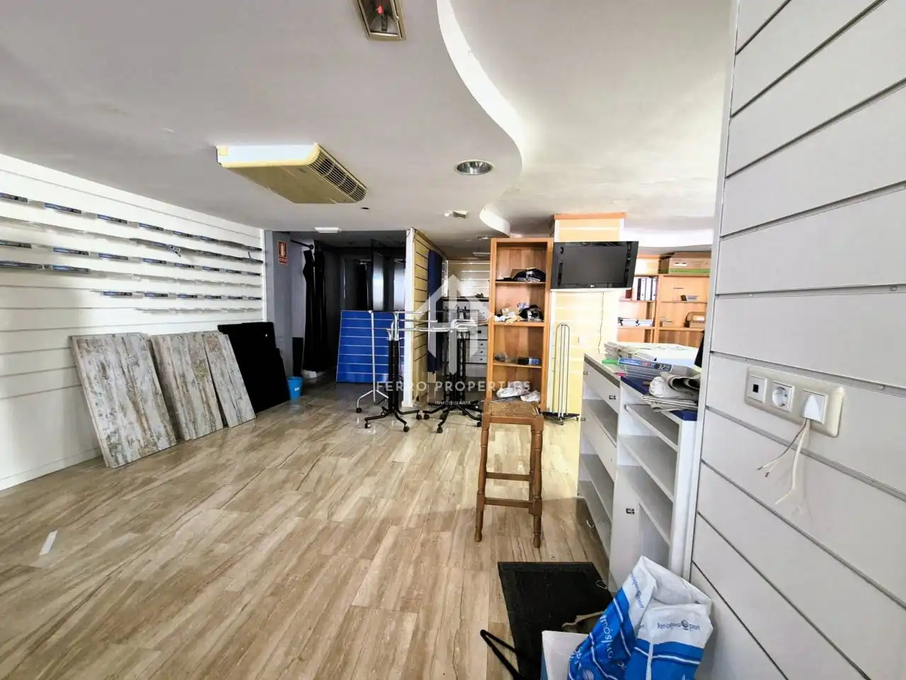 Local commercial à vendre à Calle Duque de Valencia 19, imagen 3