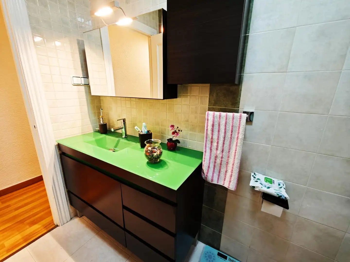 Baño de Piso en venta en Elche / Elx con Terraza, Amueblado y Balcón