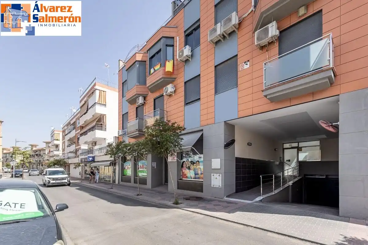 Vista exterior de Pis en venda en Armilla amb Aire condicionat, Calefacció i Balcó