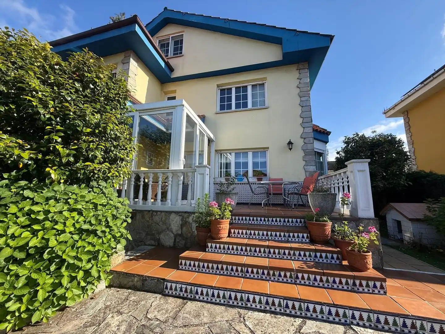 Vista exterior de Casa o chalet en venta en Gijón  con Calefacción, Terraza y Piscina