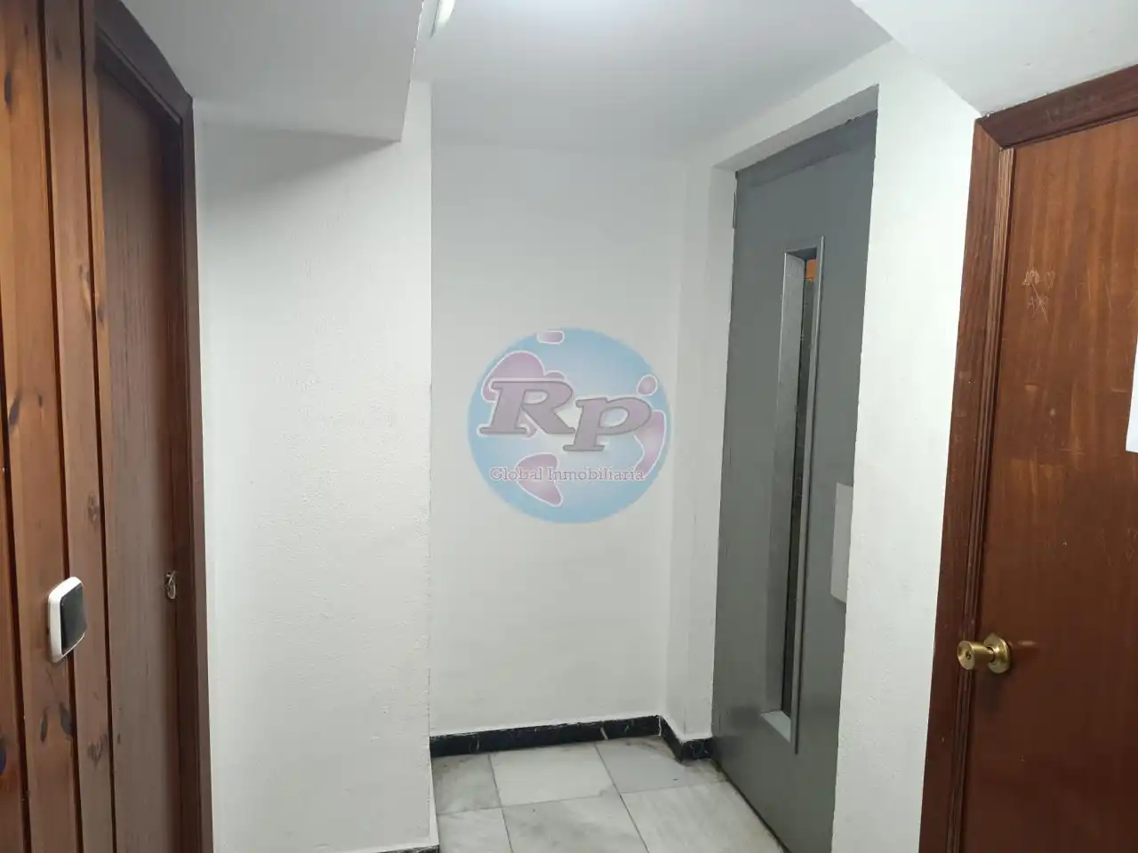 Apartament en venda en León Capital  amb Parquet i Terrassa