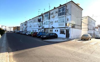 Exterior view of House or chalet for sale in Badajoz Capital  with Air Conditioner