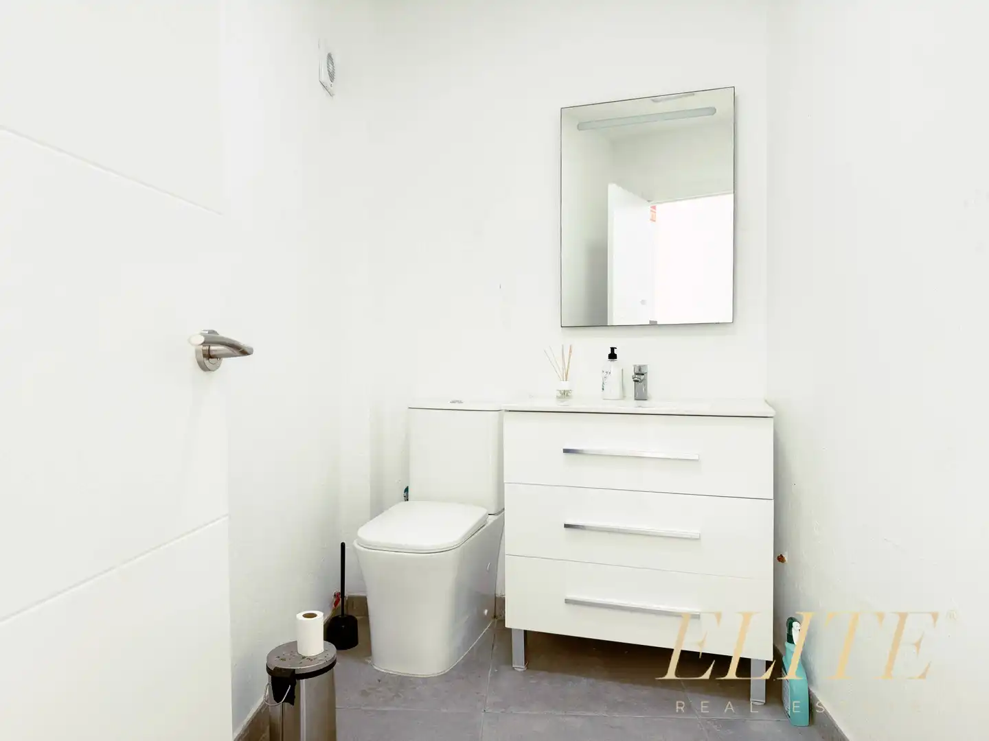 Badezimmer von Geschaftsraum zum Verkauf in Mogán mit Möbliert