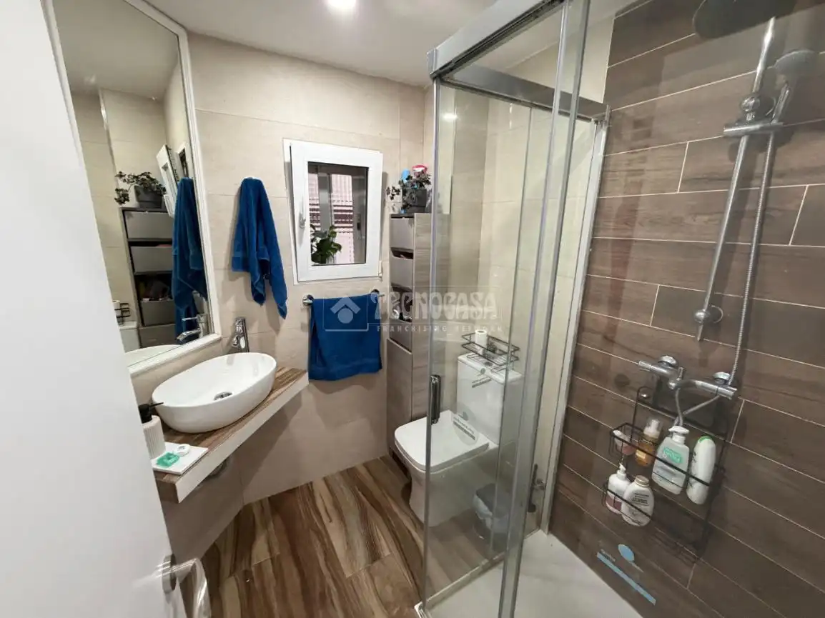 Flat for sale in Reyes Católicos