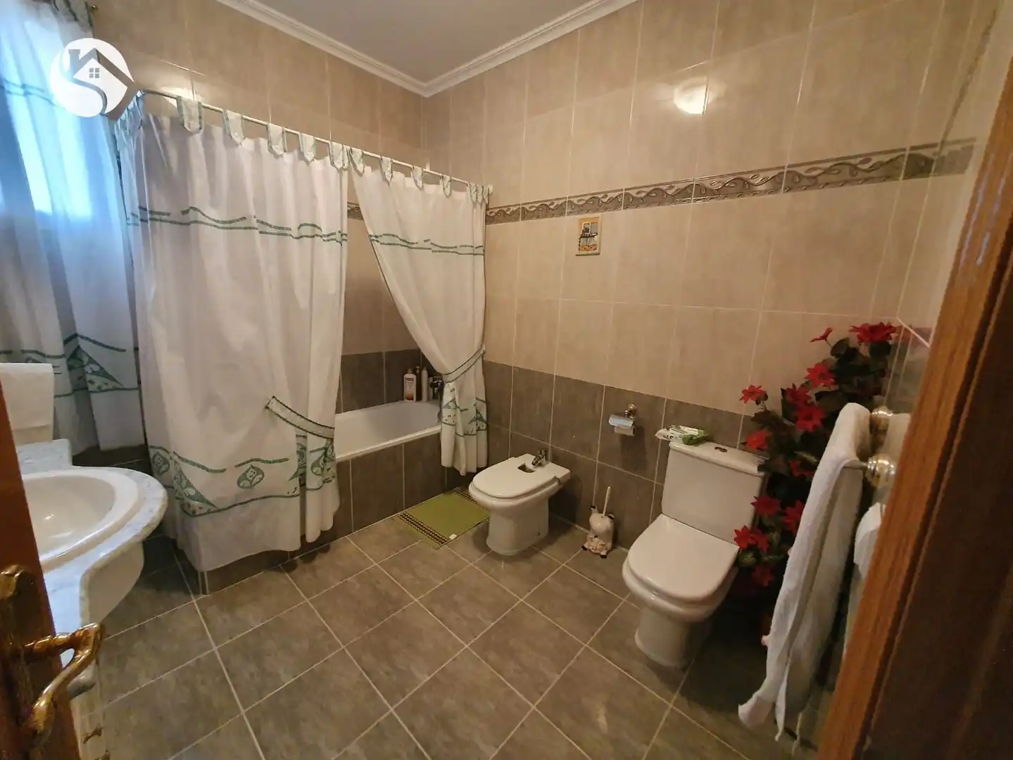 Bathroom of Houses for sale in Olmedilla de Alarcón