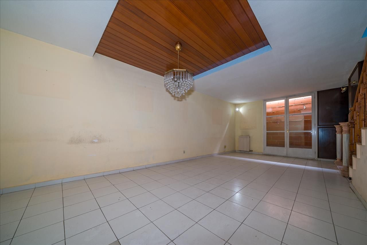 Casa adosada en venda en Olot amb Terrassa