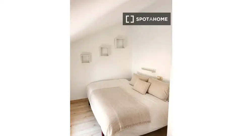 Habitación de Apartamento para compartir en Valencia con Aire acondicionado, Calefacción y Terraza