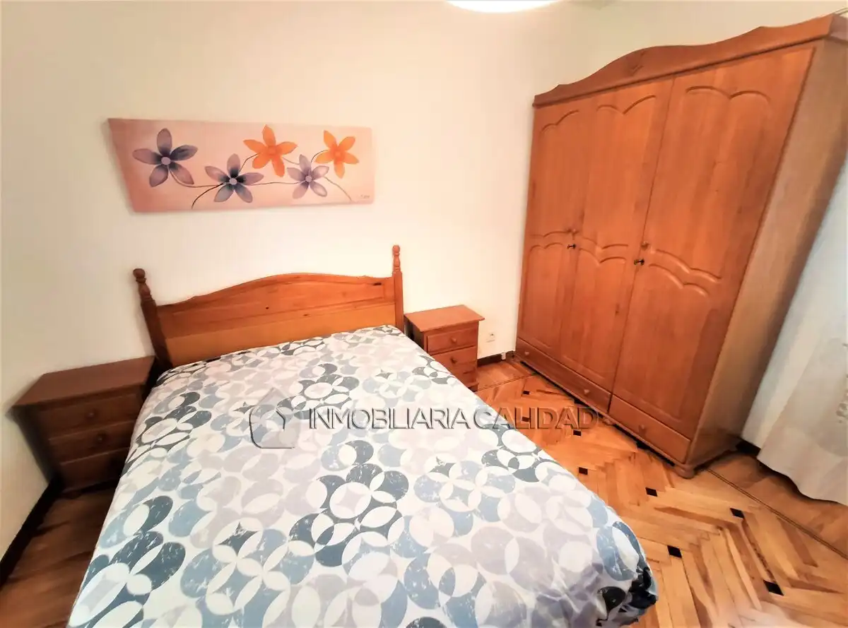 Bedroom of Flat for rent in Burgos  with Heating, Terrace and Storage room