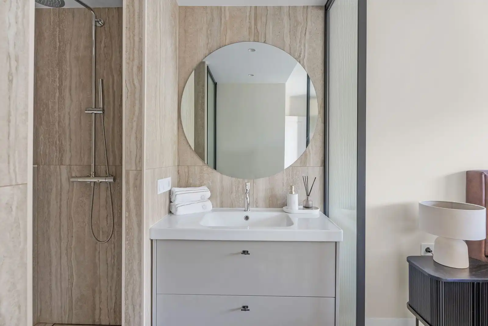 Bathroom of Flat for sale in Benahavís  with Air Conditioner, Terrace and Furnished