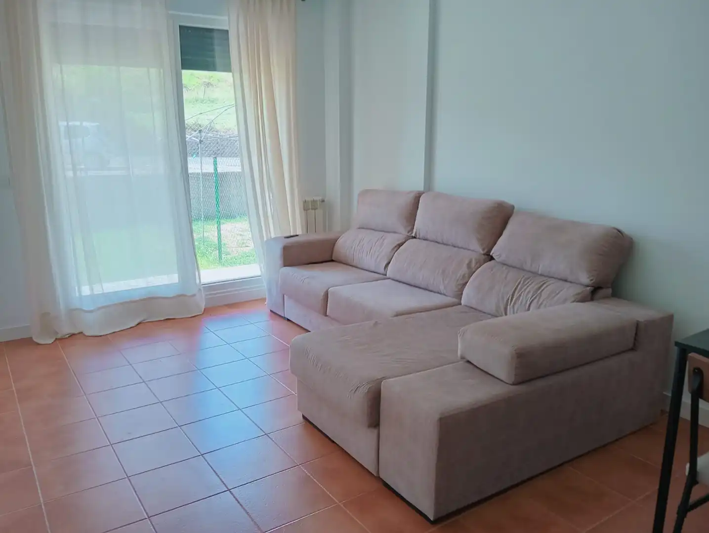 Sala de estar de Piso de alquiler en Miengo con Calefacción, Jardín privado y Parquet