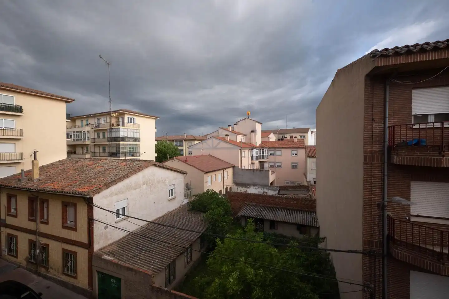Vista exterior de Piso en venta en Ávila con Calefacción y Trastero