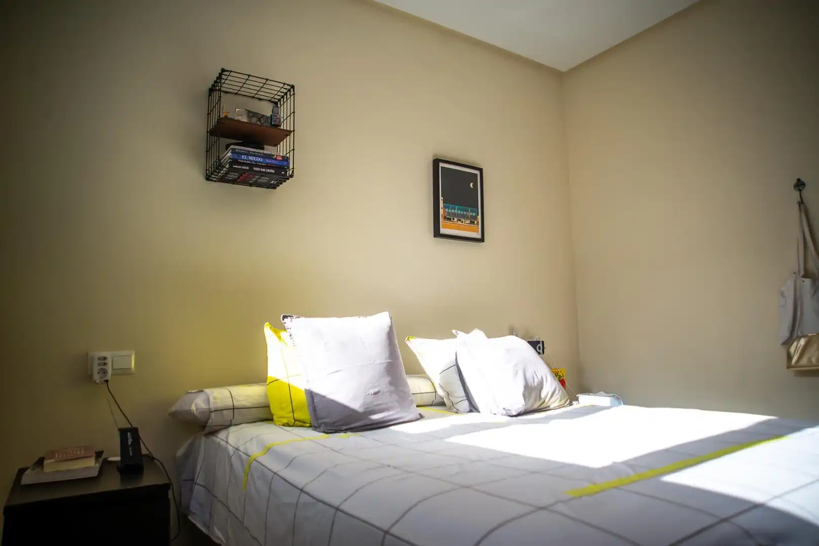 Schlafzimmer von Dachboden zum Verkauf in Sevilla mit Klimaanlage, Terrasse und Abstellraum