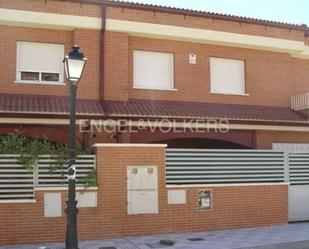 Exterior view of Single-family semi-detached to rent in San Agustín del Guadalix  with Air Conditioner, Private garden and Parquet flooring