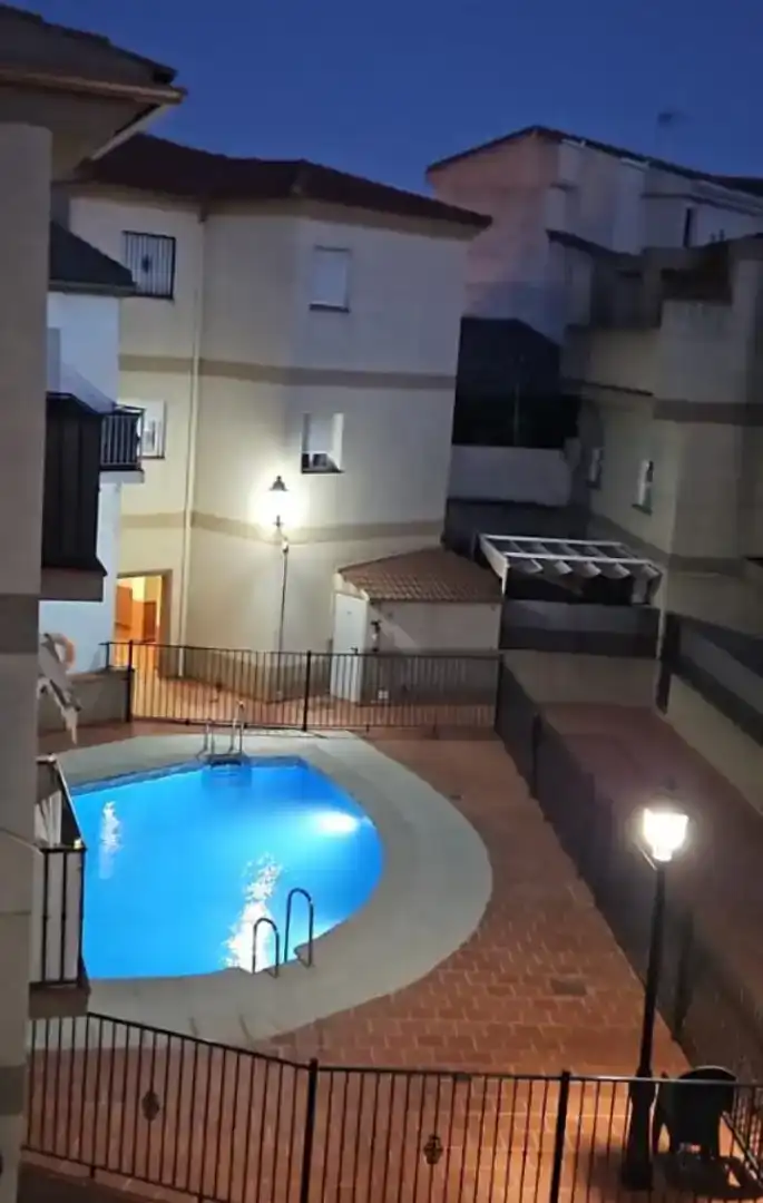 Schwimmbecken von Wohnung zur Miete in Las Gabias mit Klimaanlage und Schwimmbad
