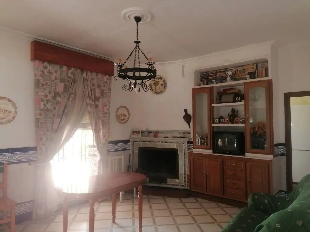 Sala d'estar de Casa o xalet en venda en Dos Hermanas amb Jardí privat, Terrassa i Piscina