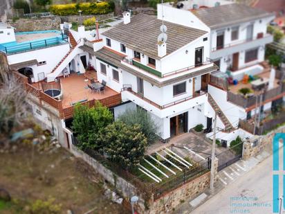 Exterior view of Single-family semi-detached for sale in Argentona  with Air Conditioner, Heating and Private garden