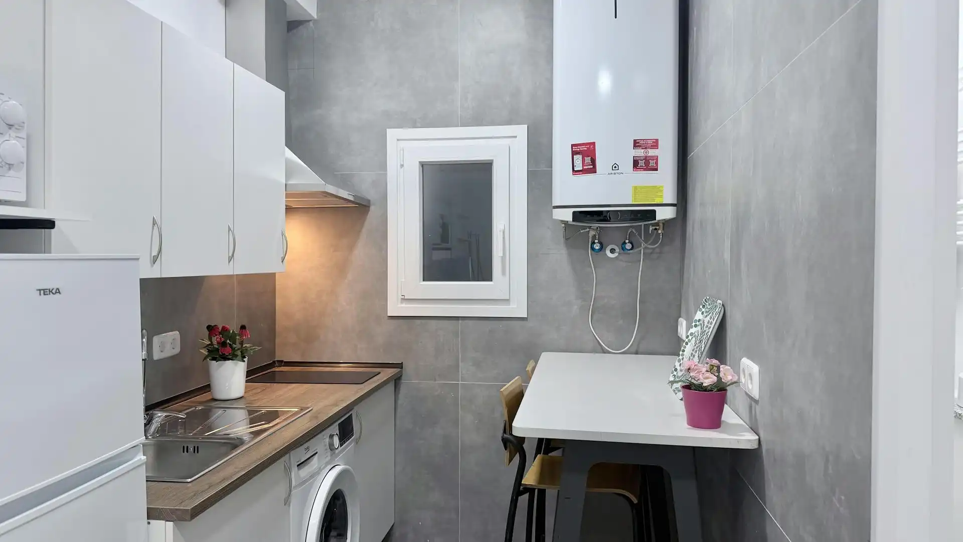 Kitchen of Flat for rent in Madrid  with Air Conditioner, Heating and Furnished