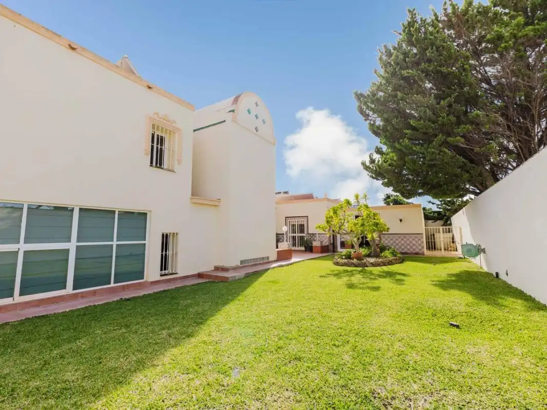 Casa amb terrassa en venda a C. de Finlandia, imagen 15
