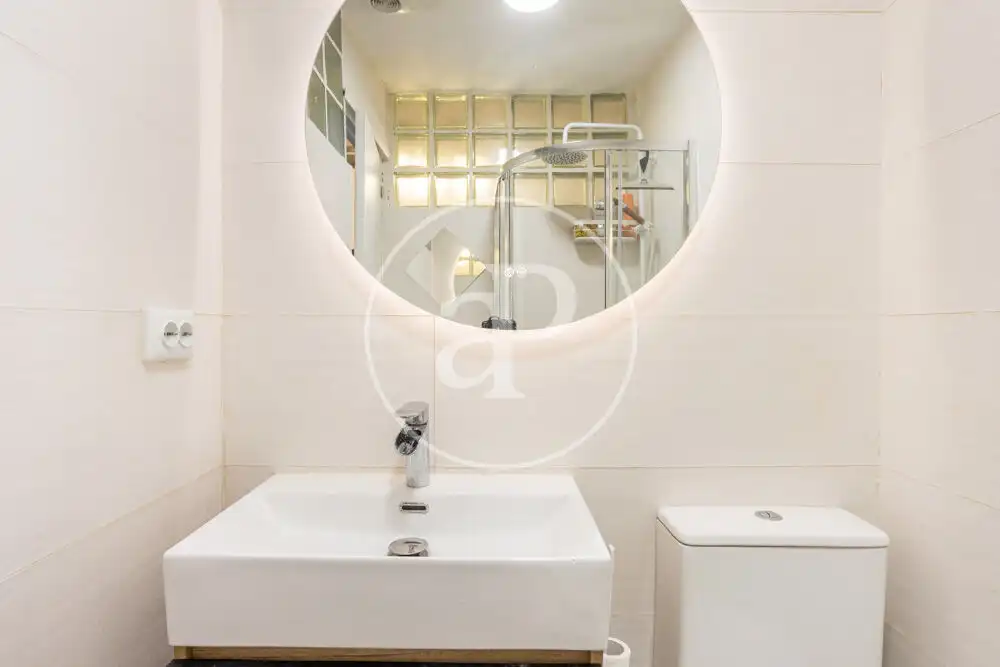 Badezimmer von Wohnung zur Miete in Valencia mit Klimaanlage, Heizung und Terrasse
