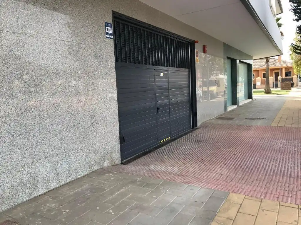 Local comercial en venda a Calle Lituania, imagen 3
