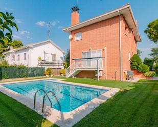 Swimming pool of House or chalet for sale in Pozuelo de Alarcón  with Air Conditioner and Swimming Pool