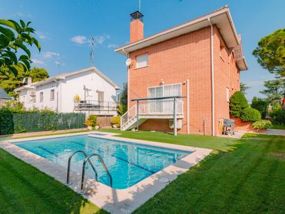 Piscina de Casa o xalet en venda en Pozuelo de Alarcón amb Piscina