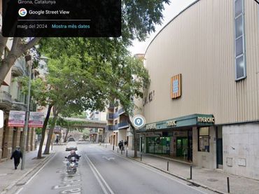 Motorradstellplatz zur Miete in Ronda Ferran Puig 19